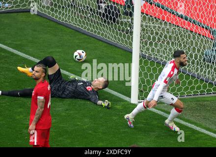 Georges Mikautadze de Géorgie bejubelt sein erstes Tor fŸr Seine Mnnschaft im Tor Mert Gunok de Turkiye UEFA EURO 2024 match de groupes entre Turkiye et la Géorgie au Dortmund Football Arena le 18 juin 2024 à Dortmund, Allemagne. Vorrundenspiel TŸrkei vs Georgien Copyright by : Sampics photographie Bierbaumstrasse 6 81243 MŸnchen TEL. : ++49/89/82908620 , FAX : ++49/89/82908621 , E-mail : sampics@t-online.de Bankverbindung : Hypoor einsbank MŸnchen Konto : 1640175229 , BLZ 70020270 IBAN : DE78700202701640175229 BIC : HYVEDEMMXXX weitere motive finden sie unter : www.augenklick.de© diebi Banque D'Images