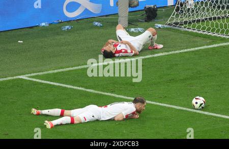 EnttŠuscht am Boden : Budu Zivziadze de Géorgie et Giorgi Kochorashvili de Géorgie UEFA EURO 2024 match en phase de groupes entre Turkiye et la Géorgie au Dortmund Football Arena le 18 juin 2024 à Dortmund, Allemagne. Vorrundenspiel TŸrkei vs Georgien Copyright by : Sampics photographie Bierbaumstrasse 6 81243 MŸnchen TEL. : ++49/89/82908620 , FAX : ++49/89/82908621 , E-mail : sampics@t-online.de Bankverbindung : Hypoor einsbank MŸnchen Konto : 1640175229 , BLZ 70020270 IBAN : DE78700202701640175229 BIC : HYVEDEMMXXX weitere motive finden sie unter : www.augenklick.de© diebilderwelt / Alamy Stoc Banque D'Images