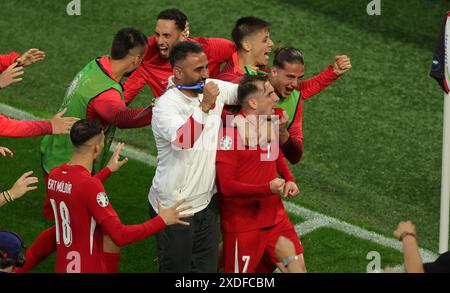 Kerem AktŸrkoglu de Turkiye jubelt Ÿber sein drittes Tor fŸr Seine Mannschaft UEFA EURO 2024 match de phase de groupes entre Turkiye et Georgia au Dortmund Football Arena le 18 juin 2024 à Dortmund, Allemagne. Vorrundenspiel TŸrkei vs Georgien Copyright by : Sampics photographie Bierbaumstrasse 6 81243 MŸnchen TEL. : ++49/89/82908620 , FAX : ++49/89/82908621 , E-mail : sampics@t-online.de Bankverbindung : Hypoor einsbank MŸnchen Konto : 1640175229 , BLZ 70020270 IBAN : DE78700202701640175229 BIC : HYVEDEMMXXX weitere motive finden sie unter : www.augenklick.de© diebilderwelt / Alamy Stock Banque D'Images