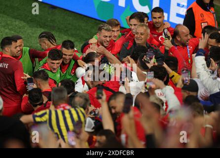 Kerem AktŸrkoglu de Turkiye jubelt Ÿber sein drittes Tor fŸr Seine Mannschaft UEFA EURO 2024 match de phase de groupes entre Turkiye et Georgia au Dortmund Football Arena le 18 juin 2024 à Dortmund, Allemagne. Vorrundenspiel TŸrkei vs Georgien Copyright by : Sampics photographie Bierbaumstrasse 6 81243 MŸnchen TEL. : ++49/89/82908620 , FAX : ++49/89/82908621 , E-mail : sampics@t-online.de Bankverbindung : Hypoor einsbank MŸnchen Konto : 1640175229 , BLZ 70020270 IBAN : DE78700202701640175229 BIC : HYVEDEMMXXX weitere motive finden sie unter : www.augenklick.de© diebilderwelt / Alamy Stock Banque D'Images