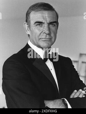 Publicité Portrait de SEAN CONNERY dans le rôle de James Bond dans NEVER SAY NEVER AGAIN 1983 réalisateur IRVIN KERSHNER producteur exécutif KEVIN McCLORY Royaume-Uni/ États-Unis / ALLEMAGNE DE L'OUEST Talia film II Productions / Woodcote / Producers Sales Organisation (PSO) / Warner Bros. Banque D'Images