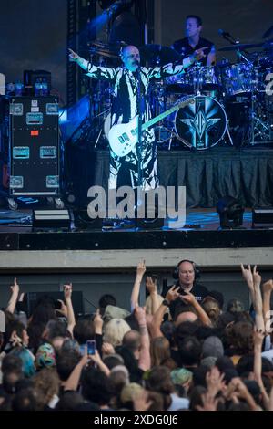 The Smashing Pumpkins, Konzert in der Wuhlheide, Berlin, 22.06.2024 Billy Corgan, Sänger von The Smashing Pumpkins live auf the World is a Vampire Tour in der Berliner Parkbühne Wuhlheide AM 22.06.2024. Berlin Parkbühne Wuhlheide *** The Smashing Pumpkins, concert à Wuhlheide, Berlin, 22 06 2024 Billy Corgan, chanteur des Smashing Pumpkins Live on the World is a Vampire Tour à Parkbühne Wuhlheide le 22 06 2024 Berlin Parkbühne Wuhlheide Copyright : xBenxKriemannx Banque D'Images