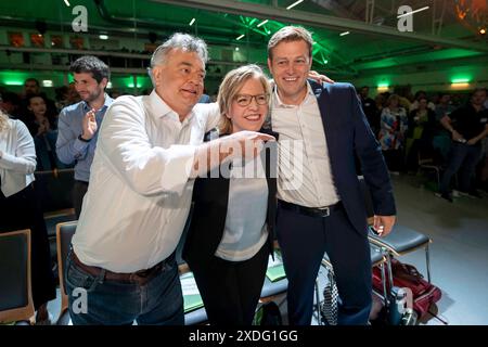 Vienne, Vienne, Autriche. 22 juin 2024. WERNER KOGLER, vice-chancelier autrichien, LEONORE GEWESSLER et STEFAN KAINEDER (de gauche à droite) lors du 46e Congrès fédéral des Verts autrichiens en préparation de l’élection du conseil national en septembre sous la devise PROTECTION DU CLIMAT : NOUS LE FAISONS ! (Crédit image : © Andreas Stroh/ZUMA Press Wire) USAGE ÉDITORIAL SEULEMENT! Non destiné à UN USAGE commercial ! Banque D'Images
