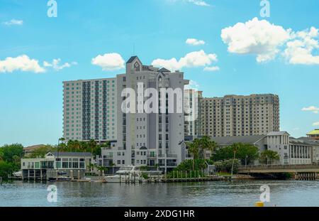 TAMPA, FLORIDE - 3 mai 2024 : avec 2 aéroports, 100 miles de plages, un port de croisière et de nombreuses attractions, la région de Tampa, St Pete, Clearwater est l'un des Banque D'Images