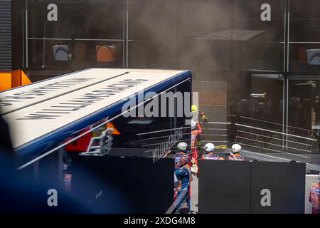 Montmelo, Espagne, 22 juin 2024, incendie dans McLaren Motorhome au Grand Prix d'Espagne. Qualifications, 10e manche du championnat de formule 1 2024. Crédit : Michael Potts/Alamy Live News Banque D'Images