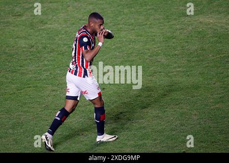 Rio de Janeiro, Brésil. 22 juin 2024. André Silva de Sao Paulo, célèbre après avoir marqué le premier but de son équipe lors du match entre Vasco da Gama et Sao Paulo, pour la Serie A 2024 brésilienne, au stade Sao Januario, à Rio de Janeiro le 22 juin. Photo : Nadine Freitas/DiaEsportivo/Alamy Live News crédit : DiaEsportivo/Alamy Live News Banque D'Images