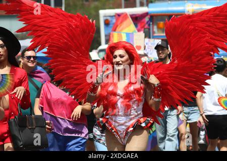 MARCHA ORGULLO INVERSO Quito, samedi 22 juin 2024 inverse Pride Fair et mars Quito 2024, commence à la plateforme du gouvernement du Nord et traverse plusieurs rues du secteur photos API Alberto Suarez Quito Pichincha Ecuador soi MARCHA ORGULLO INVERSO 4881ee6a8cc3bc95d53a4c57da503930 Copyright : xALBERTOxSUÃREZx Banque D'Images