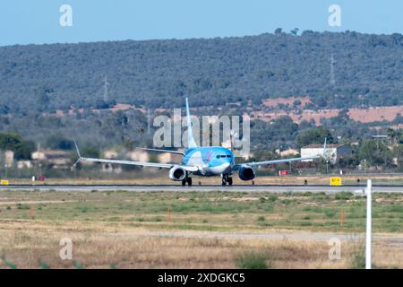 20240621 Palma de Majorque PALMA, ESPAGNE - 21 JUIN 2024 : OO-JAX TUI FLY BELGIUM BOEING 737-800 AT - Palma de Majorque le 21 juin 2024 à Palma, . Palma Baleares Espagne *** 20240621 Palma de Majorque PALMA, ESPAGNE 21 JUIN 2024 OO JAX TUI FLY BELGIUM BOEING 737 800 à Palma de Majorque le 21 juin 2024 à Palma, Palma Baleares Espagne Banque D'Images