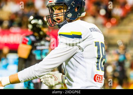 Nuernberg, Allemagne. 22 juin 2024. Ligue européenne de football, ELF/ match : Stuttgart Surge aux Ravens de Munich le 22. Juin. 2024, au Max-Morlock-Stadion, Nuremberg, Allemagne, WR # 18 Paul Steigerwald/Stuttgart Surge. Crédit : Frank Baumert/Alamy Live News Banque D'Images