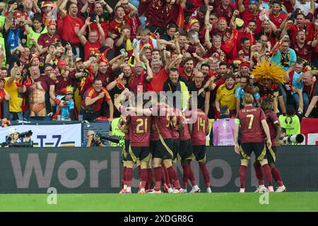 Cologne, Allemagne. 22 juin 2024. Les joueurs de Belgique célèbrent le score lors du match UEFA Euro 2024 Groupe E entre la Belgique et la Roumanie à Cologne, Allemagne, le 22 juin 2024. Crédit : Meng Dingbo/Xinhua/Alamy Live News Banque D'Images