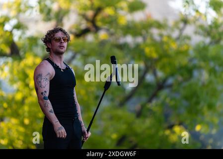 Prague, République tchèque. 22 juin 2024. Le chanteur et compositeur britannique Tom Grennan se produit en direct sur scène lors du dernier jour du festival de musique d'été en plein air Metronome Prague 2024. (Photo de Tomas Tkacik/SOPA images/SIPA USA) crédit : SIPA USA/Alamy Live News Banque D'Images