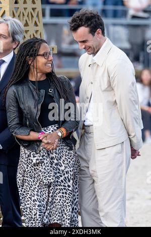 Paris, France. 22 juin 2024. Mika et Audrey Pulvar assistent au Paris Eiffel Jumping 2024 le 22 juin 2023 à Paris, France. Photo de Laurent Zabulon/ABACAPRESS. COM Credit : Abaca Press/Alamy Live News Banque D'Images