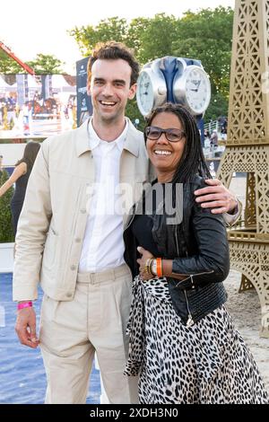 Paris, France. 22 juin 2024. Mika et Audrey Pulvar assistent au Paris Eiffel Jumping 2024 le 22 juin 2023 à Paris, France. Photo de Laurent Zabulon/ABACAPRESS. COM Credit : Abaca Press/Alamy Live News Banque D'Images