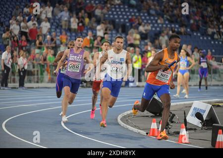 Isaya Klein Ikkink, des pays-Bas, en compétition dans la finale du relais mixte 4x400 m aux Championnats d'Europe d'athlétisme, Stadio Olimpico, Rome, Italie Banque D'Images