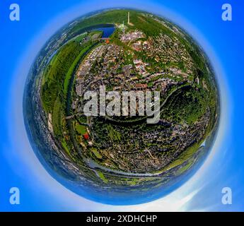 Vue aérienne, vue sur la ville zone résidentielle Herdecke, rivière Ruhr et Ruhraue, quartier Ruhr-Aue, viaduc de la Ruhr et Harkortsee, derrière la centrale électrique de Cuno w Banque D'Images