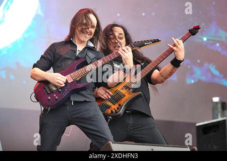 Myrath live auf dem Summerside Festival 2024 beim Flugplatz. Grenchen, 20.06.2024 *** Myrath live au Summerside Festival 2024 à Grenchen Airfield, 20 06 2024 Foto:XP.xFrauchigerx/xFuturexImagex myrath 4605 Banque D'Images