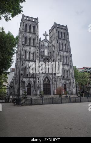 Hanoi, Vietnam - 7 février 2024 : extérieur de la cathédrale Saint-Joseph, à Hanoi, Vietnam Banque D'Images