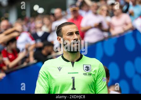 Hambourg, Allemagne. 22 juin 2024. Le gardien de but géorgien Giorgi Loria (1) vu lors du match de l'UEFA Euro 2024 dans le Groupe B entre la Géorgie et la Tchéquie au Volksparkstadion à Hambourg. Crédit : Gonzales photo/Alamy Live News Banque D'Images