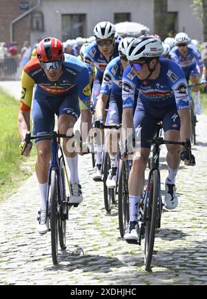 Zottegem, Belgique. 23 juin 2024. Tim Declercq belge de Lidl-Trek photographié en action lors de la course d'élite masculine des Championnats de Belgique de cyclisme, 220 km, de Sint-Lievens-Houtem à Zottegem, dimanche 23 juin 2024. GROUPE DE PHOTOS BELGA TOM GOYVAERTS crédit : Belga News Agency/Alamy Live News Banque D'Images