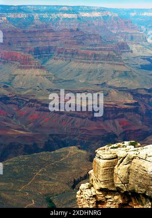 Journée ciel brumeux en fin d'après-midi dans le Grand Canyon Arizona Banque D'Images