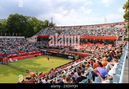 Berlin, Allemagne. 22 juin 2024. Vue panoramique du court de Steffi Graf du Rot Weiss Tennis Club à Berlin pendant le WTA 500 ecoTRANS Ladies German Open Game Coco Gauff (USA) contre Jessica Pegula (USA). Crédit : Oleksandr Prykhodko/Alamy Live News Banque D'Images