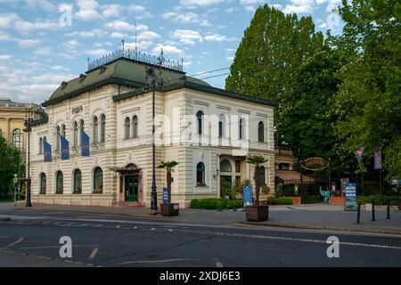 05.30.24. Budapest, Hongrie. Le restaurant Gundel est un luxueux restaurant avec des œuvres d'art encadrées, des plats hongrois gastronomiques célèbres et des musiciens hongrois en direct Banque D'Images