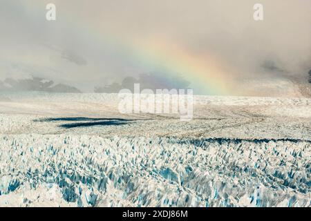 arc-en-ciel au-dessus du glacier Perito Moreno, Parc National Los Glaciares, département du Lago Argentino, province de Santa Cruz, République d'Argentine, Patagonie Banque D'Images