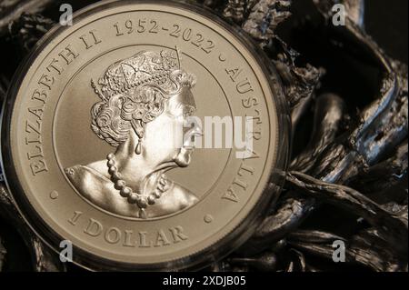 Pièce commémorative australienne en argent pur 1 dollar 1952-2022. Investissements dans les métaux précieux. Banque D'Images