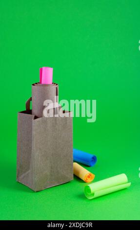 Sac avec différents rouleaux de papier Banque D'Images