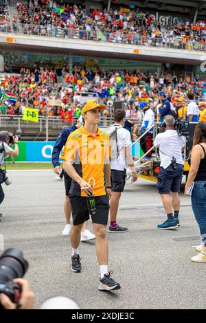 Circuit de Barcelona-Catalunya, Barcelone, Espagne. 23 juin 2024. Grand Prix d'Espagne de formule 1 2023 ; jour de la course ; Oscar Piastri de l'écurie McLaren F1 Team pendant le défilé des pilotes crédit : action plus Sports/Alamy Live News Banque D'Images