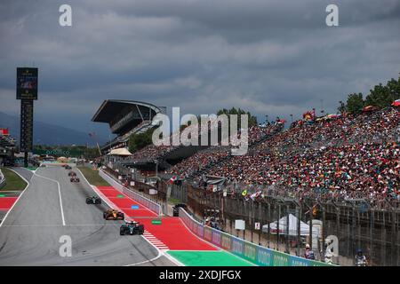 Spectateurs, fans 63 RUSSELL George (gbr), Mercedes AMG F1 Team W15, action 04 NORRIS Lando (gbr), McLaren F1 Team MCL38, action 44 HAMILTON Lewis (gbr), Mercedes AMG F1 Team W15, action pendant la formule 1 Aramco Gran Premio de Espana 2024, 10ème manche du Championnat du monde de formule 1 2024 du 21 au 23 juin 2024 sur le circuit de Barcelona-Catalunya, à Montmelo, Espagne Banque D'Images