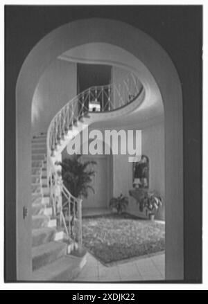 Robert V. Slater, résidence sur l'île de la Gorce, Miami Beach, Floride. Escalier. Collection Gottscho-Schleisner Banque D'Images