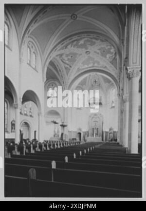 Church of, Nicholas, 122 Ferry réunis, Jersey City, New Jersey. Intérieur général (naturel). Collection Gottscho-Schleisner Banque D'Images