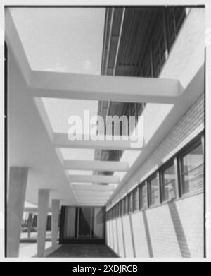 Esso Building, Baton Rouge, Louisiane. Vue oblique. Collection Gottscho-Schleisner Banque D'Images