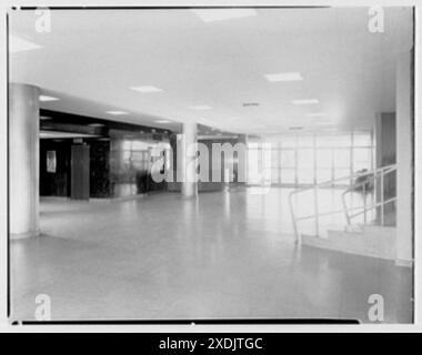 Esso Building, Baton Rouge, Louisiane. Lobby, à la porte. Collection Gottscho-Schleisner Banque D'Images