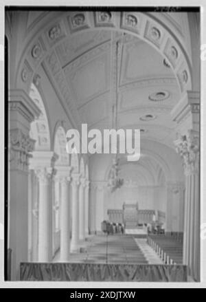 Église presbytérienne Brick, 91e et Park Ave., New York. Vista, à travers l'arche, depuis le balcon I. Collection Gottscho-Schleisner Banque D'Images