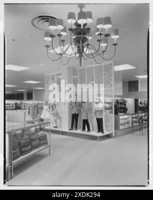 BEST's grand magasin, affaires à Abington, Pennsylvanie. Présentoir et lustre. Collection Gottscho-Schleisner Banque D'Images