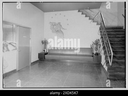 Broadway maintenance Co., Bridge Plaza, long Island City. Hall d'entrée. Collection Gottscho-Schleisner Banque D'Images