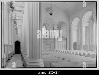 Église presbytérienne Brick, 91e et Park Ave., New York. Vue transversale, balcon. Collection Gottscho-Schleisner Banque D'Images