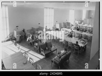Lamont Library, Harvard University, Cambridge, Massachusetts. Salle de lecture au troisième niveau, down shot. Collection Gottscho-Schleisner Banque D'Images