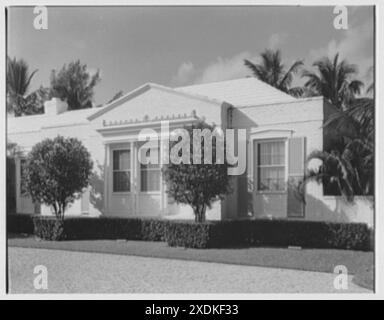 Dr and Mrs. Leon Levy, résidence au 1409 S. Ocean Blvd., Palm Beach. Façade est. Collection Gottscho-Schleisner Banque D'Images