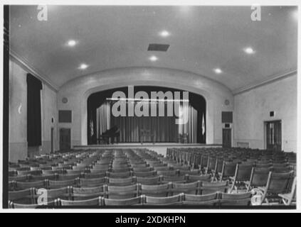 Middlesex County Girls Vocational School, Woodbridge, New Jersey. Auditorium. Collection Gottscho-Schleisner Banque D'Images