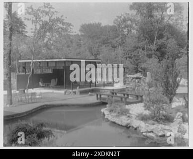 Capital Cars Distributors, George Palmer Highway, Lanham, Maryland. Pont et pavillon. Collection Gottscho-Schleisner Banque D'Images