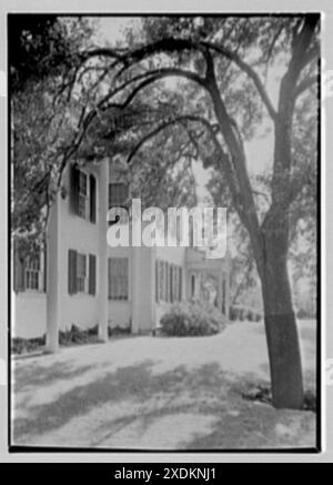 Charles L. Stillman, résidence sur Hall's Farm Rd, Fairfield, Connecticut. Façade d'entrée, pointue, à partir de la gauche. Collection Gottscho-Schleisner Banque D'Images