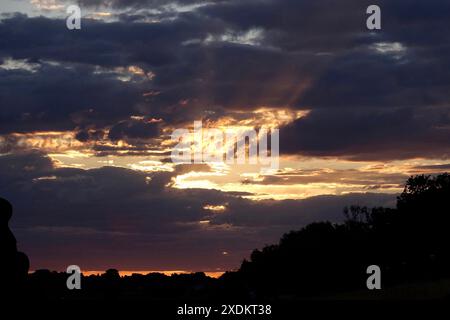 Paysage sur l'Elbe après un orage d'été, Allemagne Banque D'Images