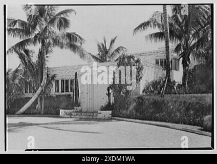 Theodore D. Buhl, résidence sur Island Rd, Palm Beach, Floride. Façade d'entrée. Collection Gottscho-Schleisner Banque D'Images