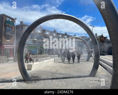 Douvres, Royaume-Uni. 14 juin 2024. Une installation sur la place du marché à Douvres crédit : Julia Kilian/dpa/Alamy Live News Banque D'Images