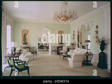 MRS H. Mercer Walker, résidence à Palm Beach, Floride. Salon, salle à manger. Collection Gottscho-Schleisner Banque D'Images