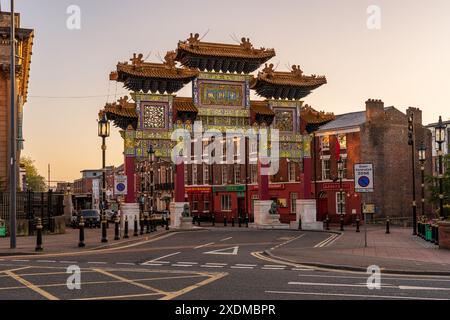 Liverpool, Merseyside, Angleterre, Royaume-Uni - 15 mai 2023 : L'entrée de Chinatown Banque D'Images