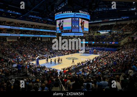 Chicago, États-Unis. 23 juin 2024. Chicago, USA, 23 juin 2024 : vue générale à l'intérieur de l'arène pendant le match entre le Chicago Sky et Indiana Fever le dimanche 23 juin 2024 à Wintrust Arena, Chicago, USA. (PAS D'USAGE COMMERCIAL) (Shaina Benhiyoun/SPP) crédit : SPP Sport Press photo. /Alamy Live News Banque D'Images